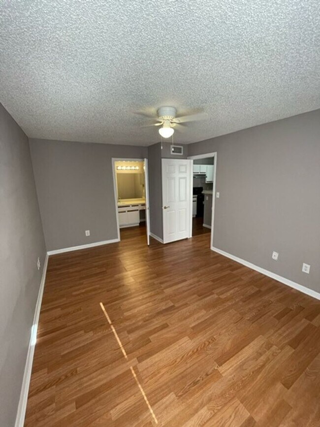 Building Photo - 4350 Perkinshire Ln