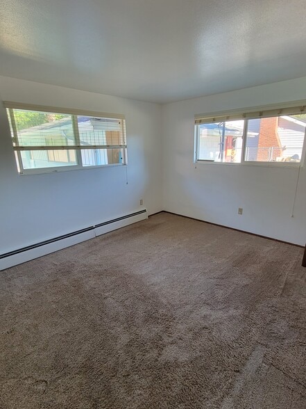 Bedroom - 752 N 195th St