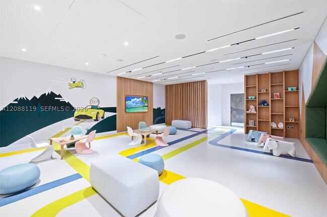 Building Photo - 300 Biscayne Blvd