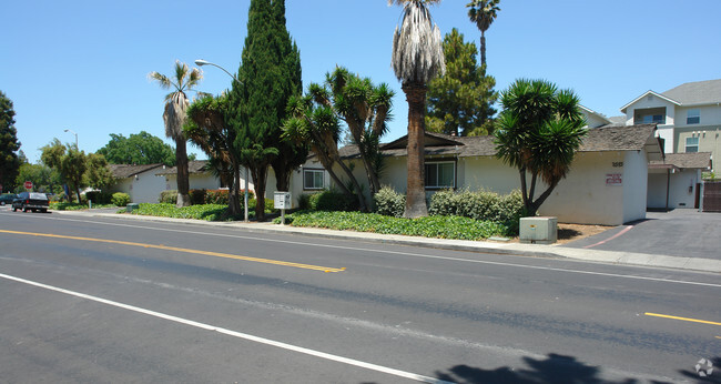Primary Photo - Marina Vista Triplexes