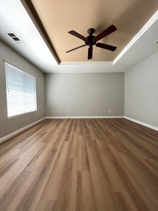 Building Photo - 4 Bed 3 Bath Home for Rent in Murrieta