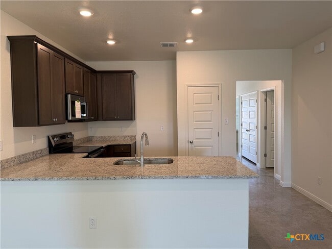 Building Photo - 2011 Bear Grass Rdg Rd