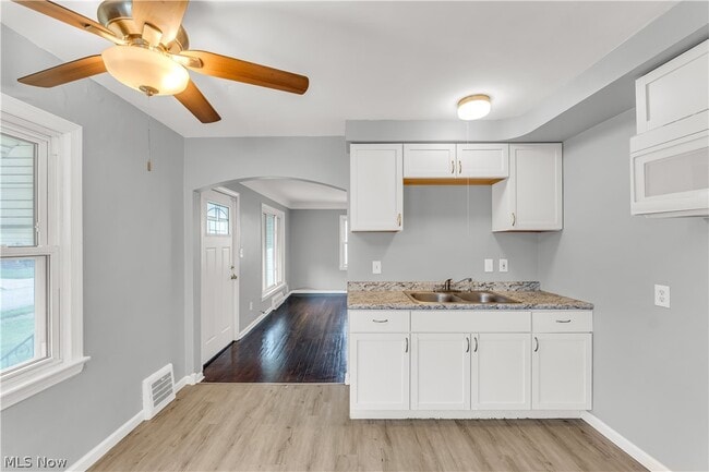 Building Photo - 20751 Goller Ave