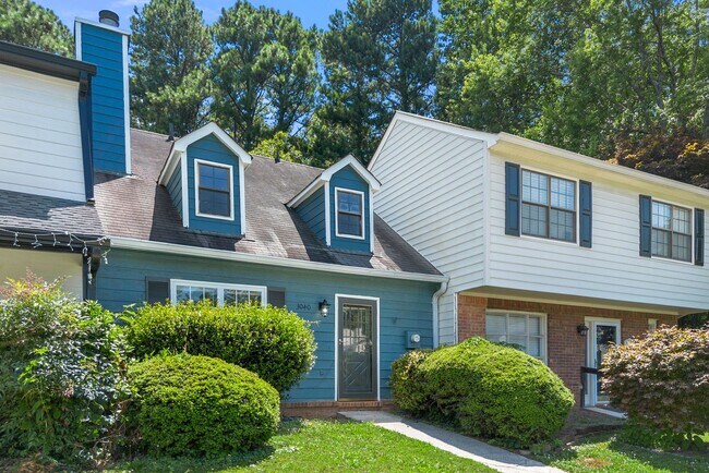 Building Photo - Renovated Modern 2BR Townhome in Prime Kennesaw Location