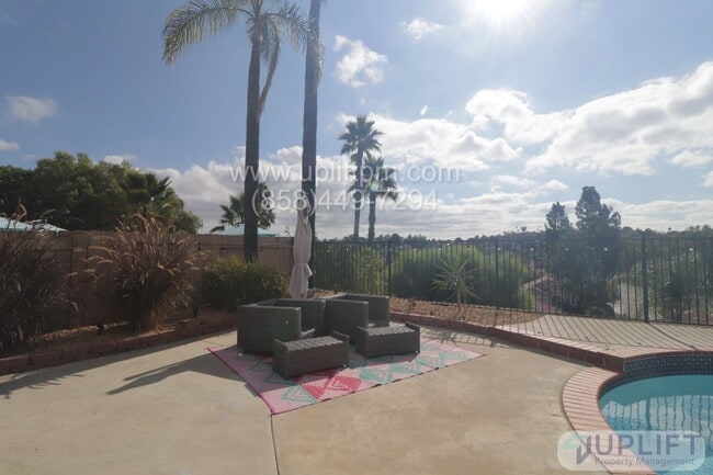 Building Photo - 4 Bedroom Home with Pool & Spa