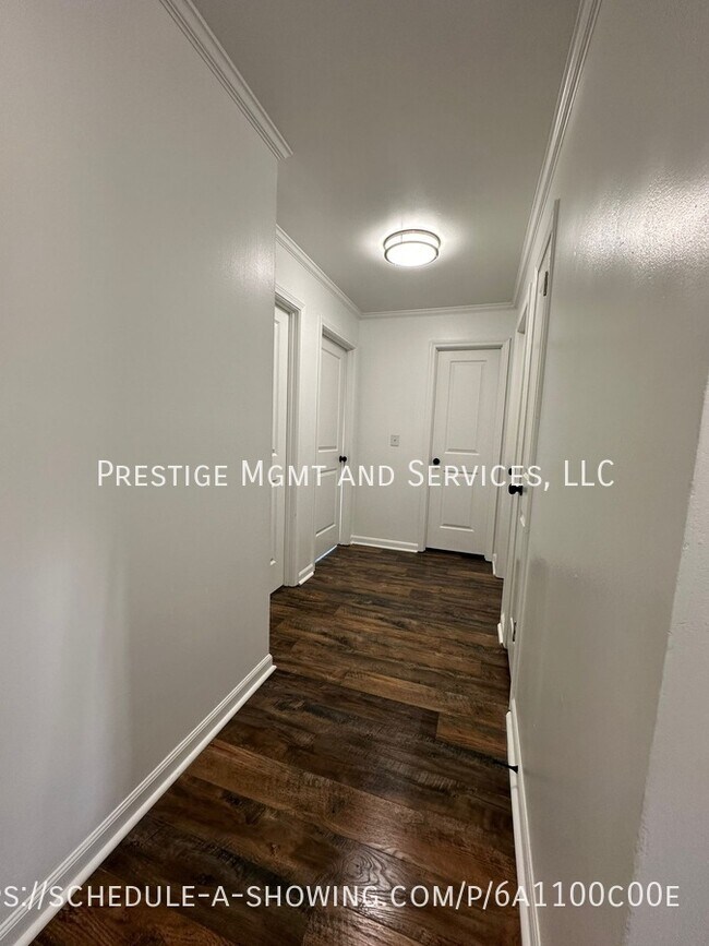 Building Photo - 319 Devonwood Ct