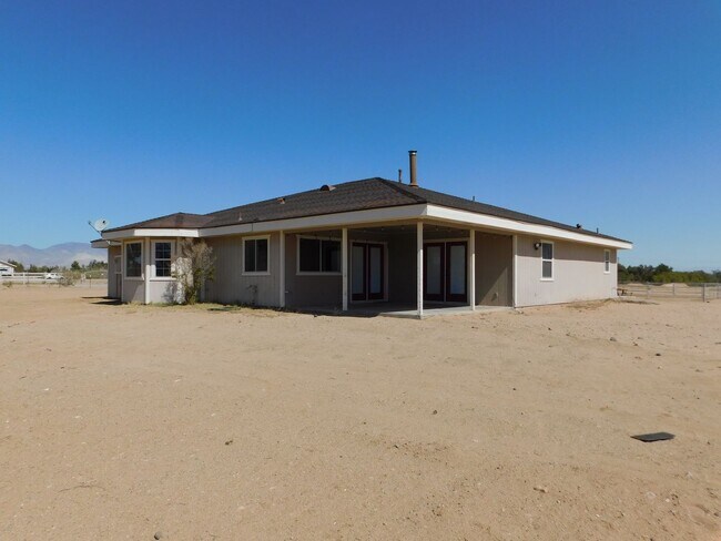 Building Photo - BEAUTIFUL 4BD/3BA HOME ON 2.53 ACRES!!!