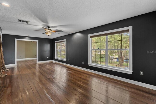 Building Photo - 126 E Palmetto Ave