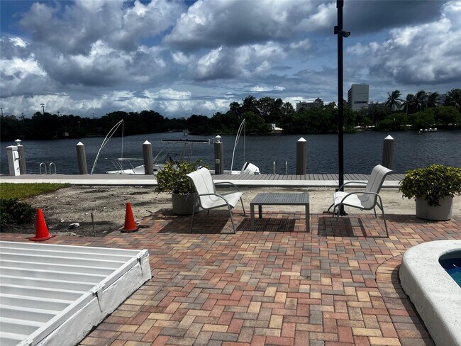 Building Photo - 1170 N Federal Hwy