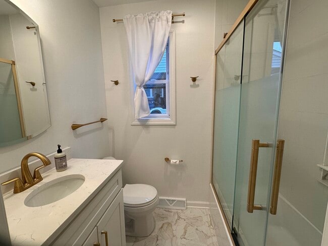 Building Photo - 108 Homewood Rd