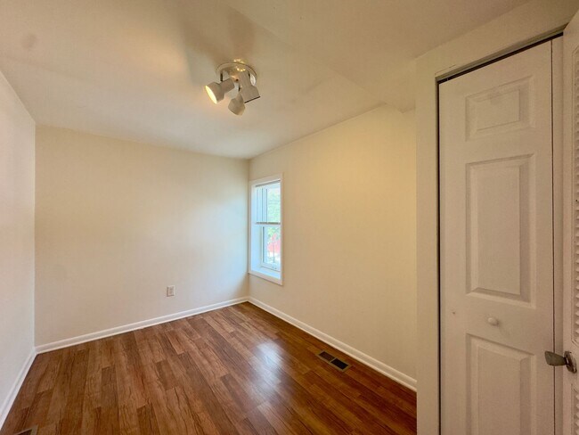 Building Photo - 678 Melvin Dr