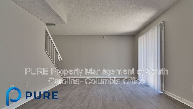 Building Photo - 521 Hickory Hill Dr