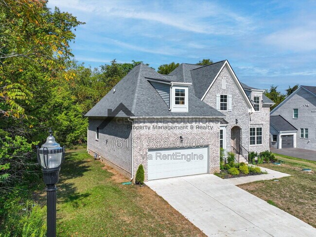 Building Photo - 631 Silva Ln