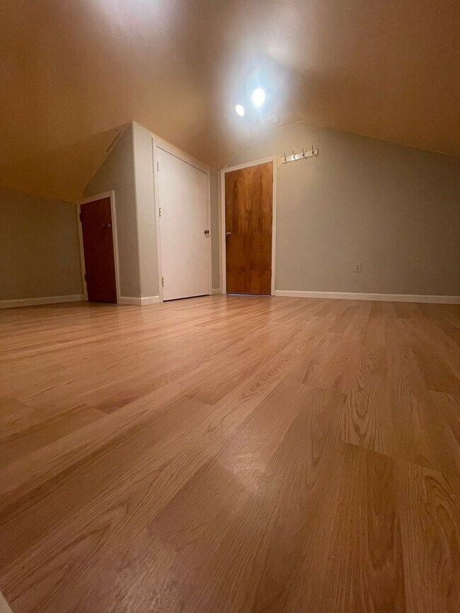 Building Photo - Charming 3 Bedroom Home Lebanon Home with Large Fenced Yard! **$500.00 Off First Full Month's Ren...