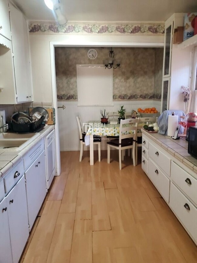 Building Photo - 43360 7th St E