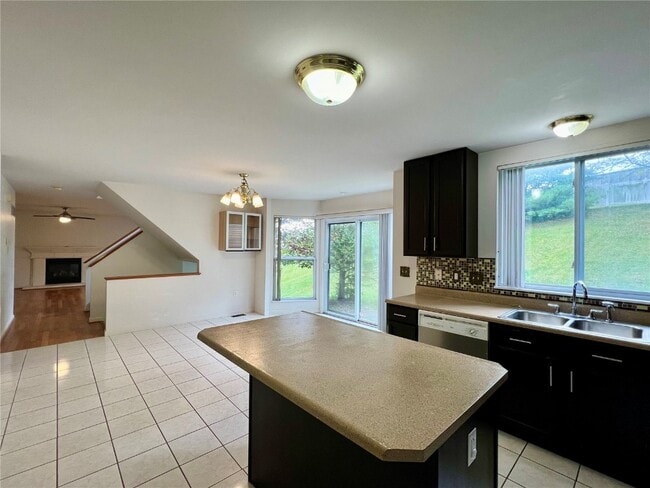 Building Photo - 188 Birchwood Trail Dr