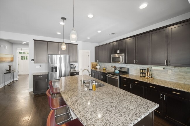 Building Photo - 2435 Double Oaks Rd