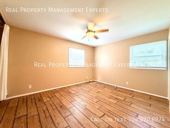 Building Photo - 4008 Irvington Dr