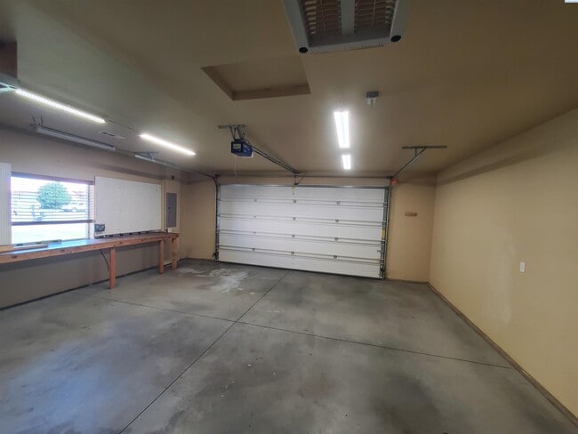 Building Photo - South Kennewick Rambler for rent
