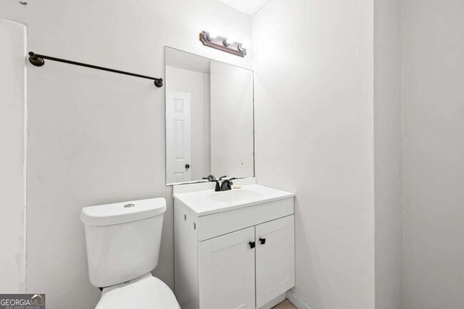 Building Photo - 579 Northridge Rd