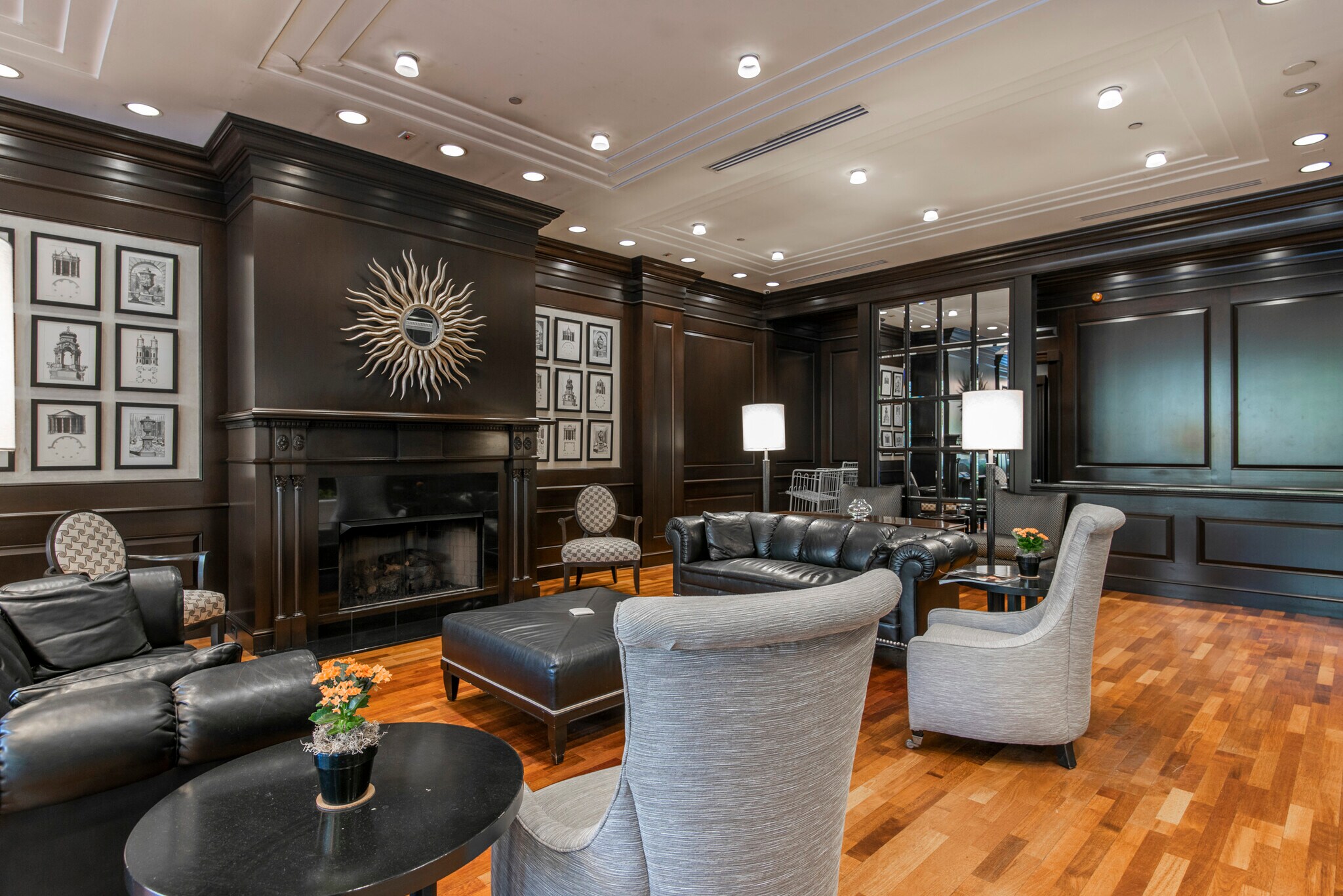 Building Photo - 225 S 18th St