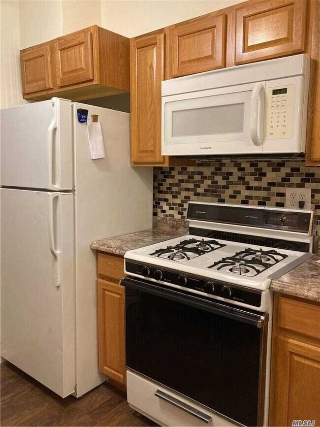 Building Photo - 265 N Newbridge Rd