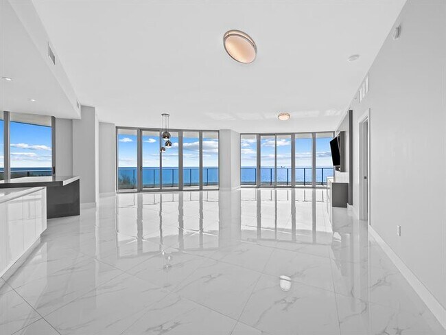 Building Photo - 701 S Fort Lauderdale Beach Blvd