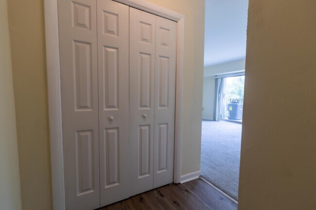 Entryway - 5201 Newton St