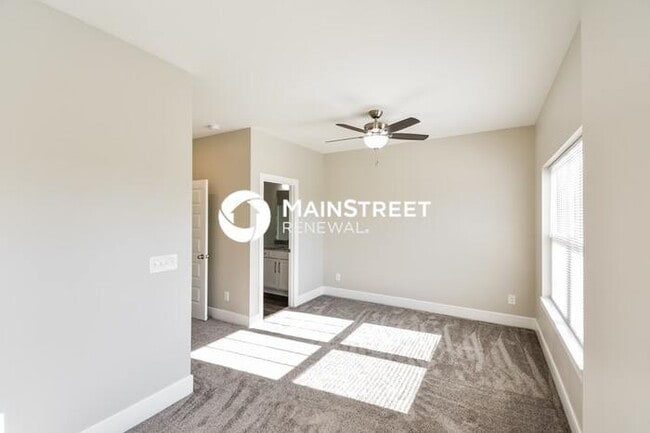 Building Photo - 2 Bedroom Pet-Friendly Home in Lebanon, TN with Main Street Renewal