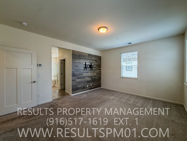 Building Photo - Beautiful Roseville 4 Bedroom Home