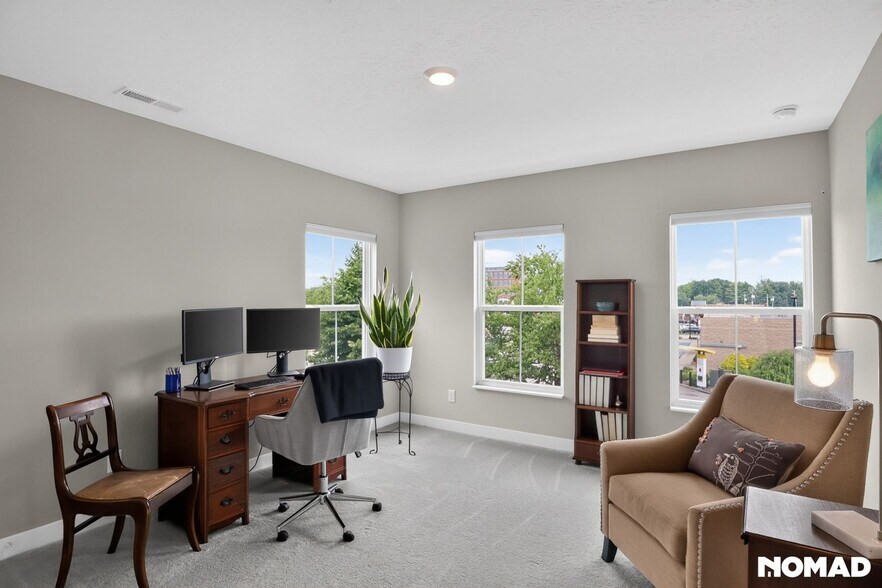 Building Photo - 9540 Park Meridian Dr