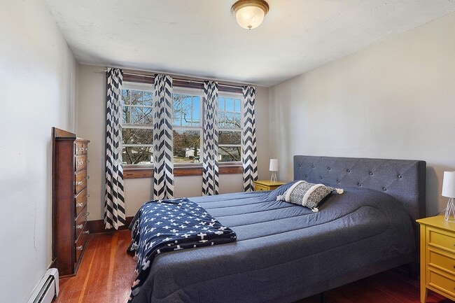 Building Photo - 705 N 5th Ave