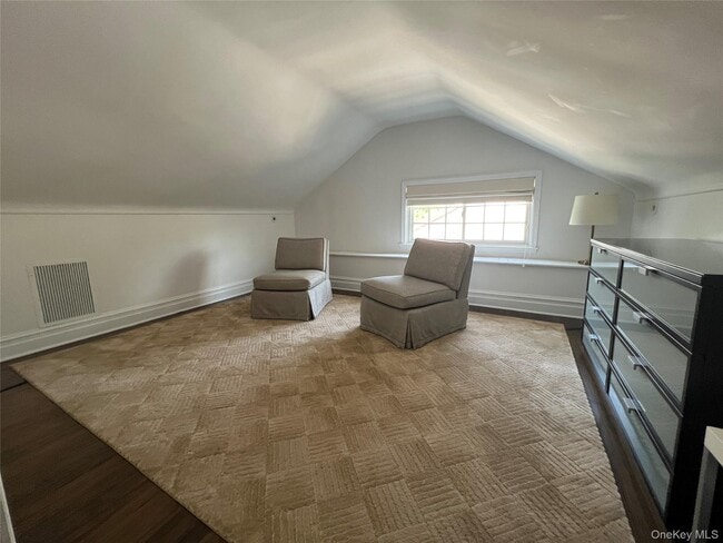 Building Photo - 36 Midland St