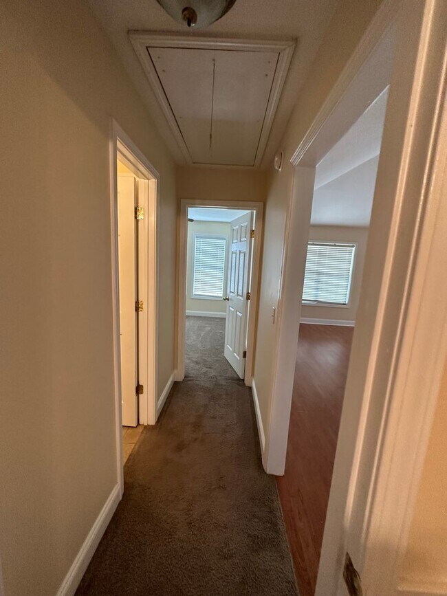 Building Photo - 789 Spence Dr