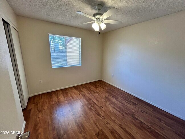 Building Photo - 3147 E Edgewood Ave