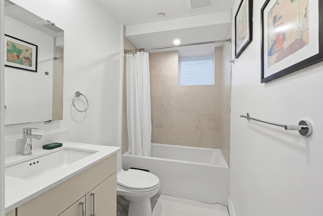 Building Photo - 6 Richardson St