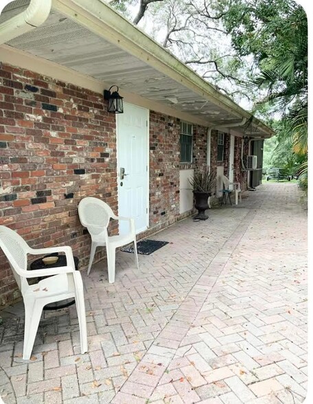 Building Photo - 12137 Riverhills Dr