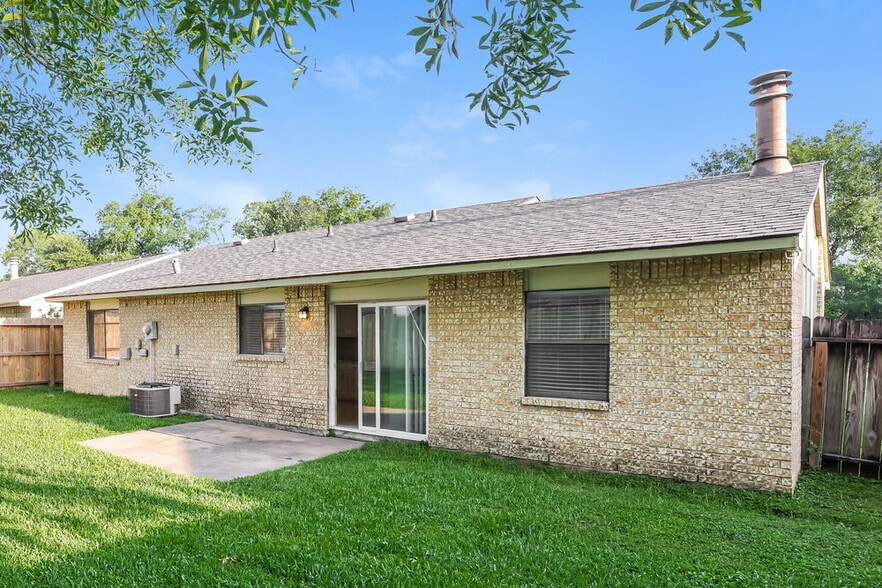 Building Photo - 17319 Northern Star Dr