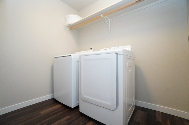 Building Photo - 6113 N Colosseum Ave