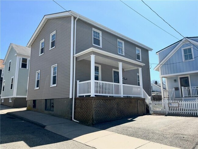 Building Photo - 11 S Baptist St