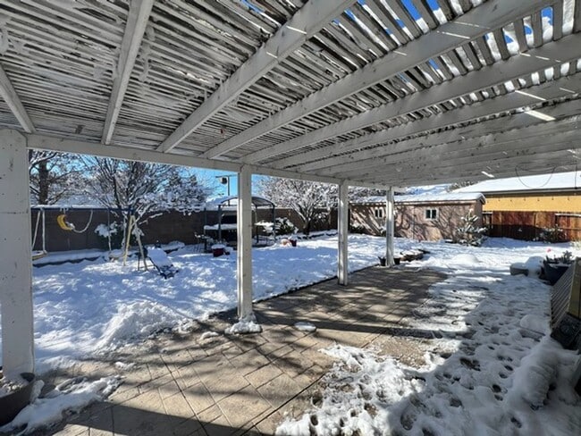 Building Photo - Spacious Four Bedroom Home off Veterans Parkway