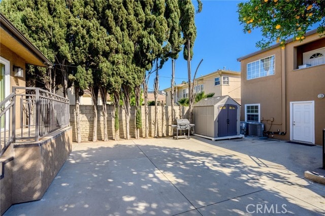 Building Photo - 1016 Linden Ave