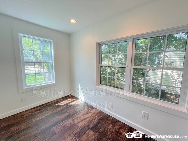 Building Photo - 142 Rogers Ave