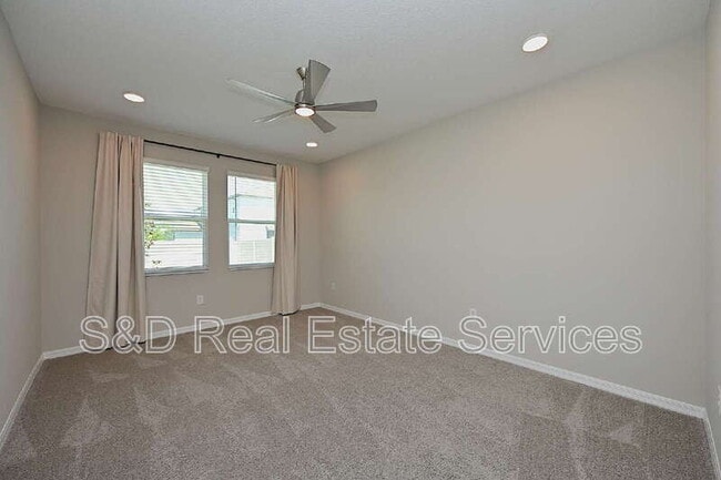 Building Photo - 5507 Freesia Dr