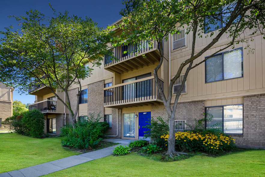 Building Photo - Franklin River Apartments