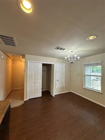 Building Photo - 18520 Mammoth Cave Blvd