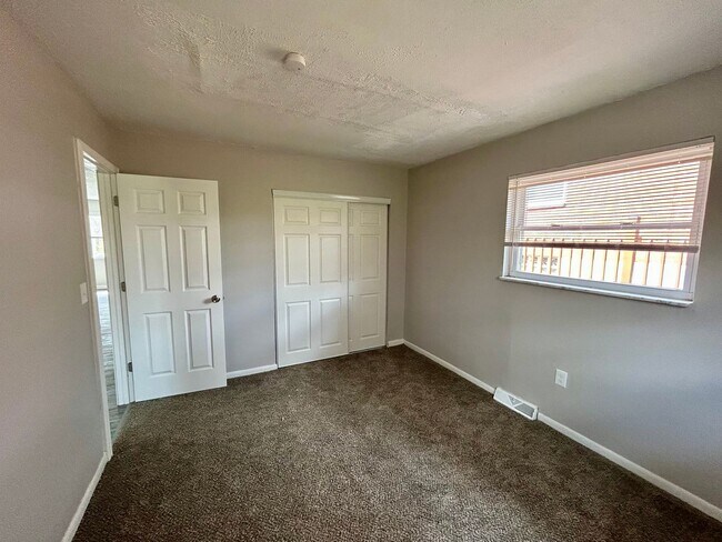 Building Photo - 5832 Childs Ave