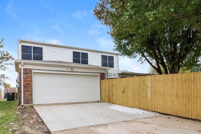 Building Photo - 427 Chancellorsville Dr