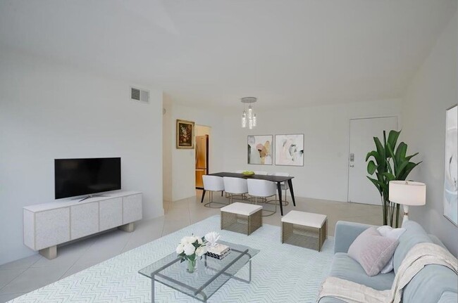 Building Photo - 3040 NE 16th Ave