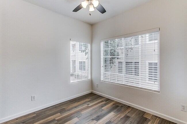 Building Photo - 8381 Pebble Creek Way
